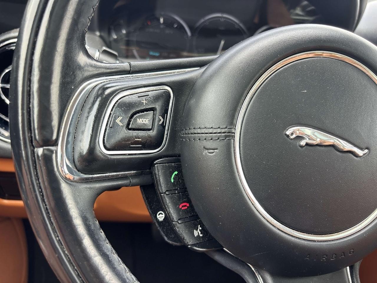 Jaguar XJ-Series 4dr Sdn AWD 2013