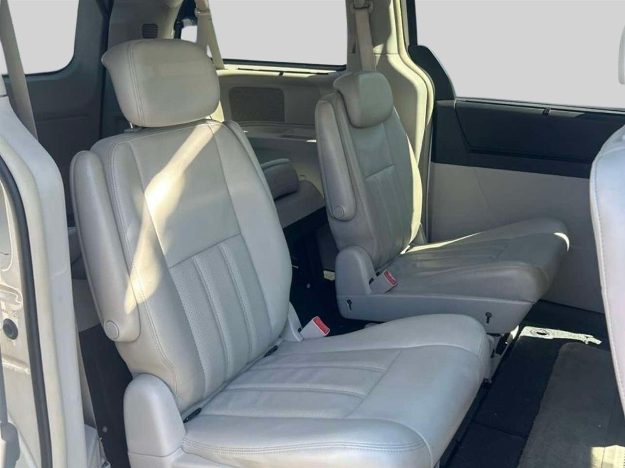 Chrysler Town & Country 4dr Wgn Touring Plus 2010