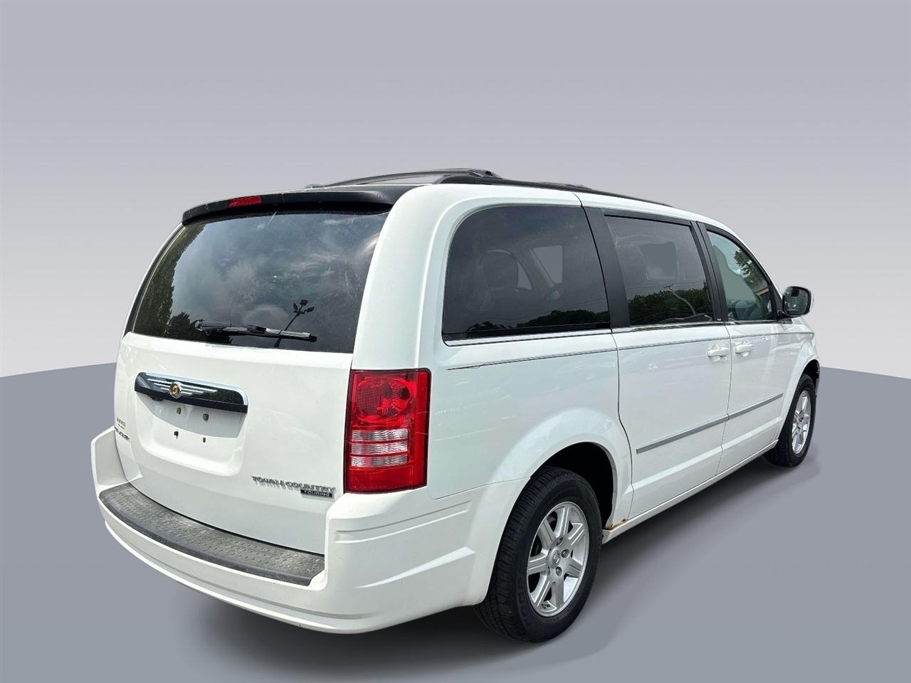 Chrysler Town & Country 4dr Wgn Touring Plus 2010
