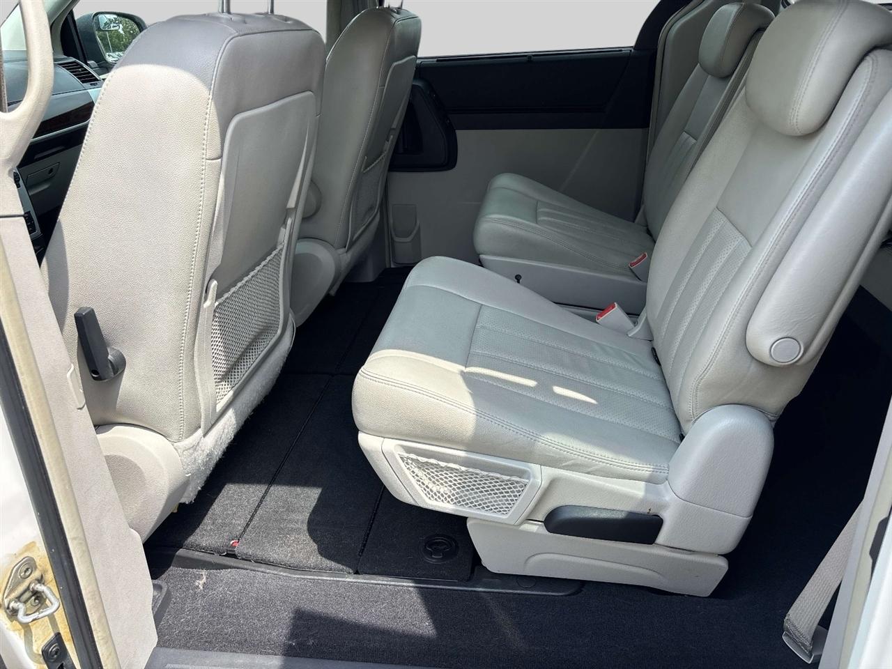Chrysler Town & Country 4dr Wgn Touring Plus 2010
