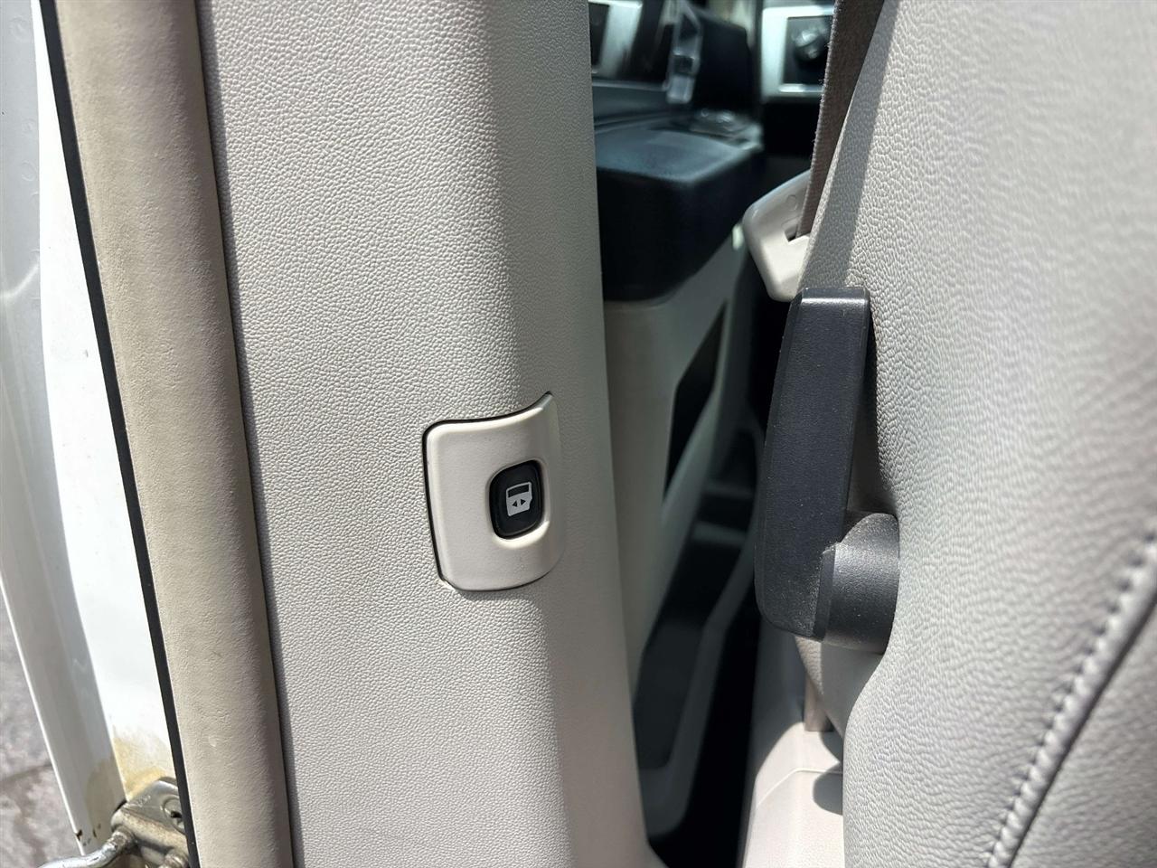 Chrysler Town & Country 4dr Wgn Touring Plus 2010