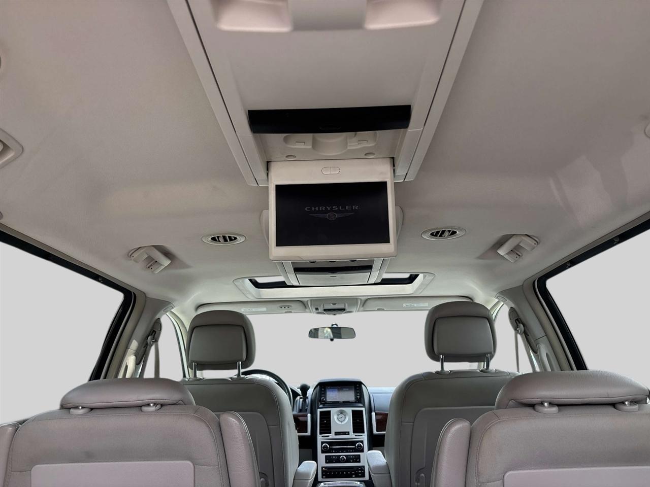 Chrysler Town & Country 4dr Wgn Touring Plus 2010