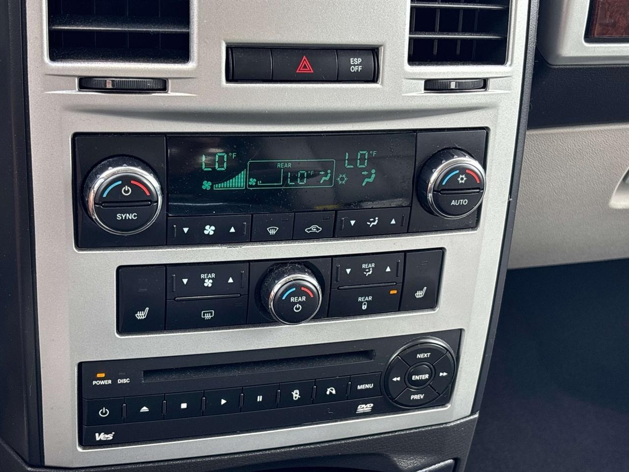 Chrysler Town & Country 4dr Wgn Touring Plus 2010