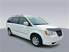 2010 Chrysler Town & Country 