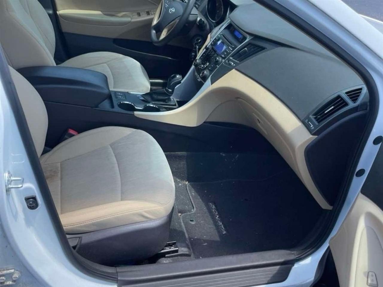 Hyundai Sonata 4dr Sdn 2.4L Auto GLS 2013
