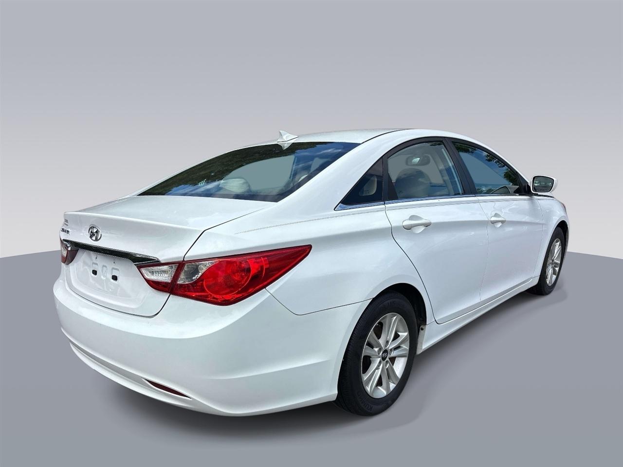 Hyundai Sonata 4dr Sdn 2.4L Auto GLS 2013