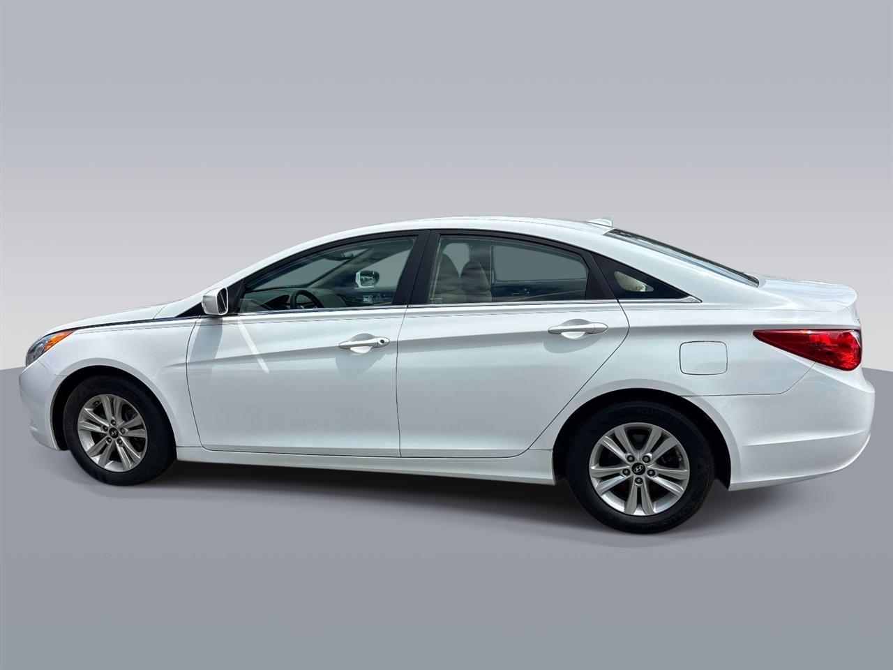 Hyundai Sonata 4dr Sdn 2.4L Auto GLS 2013