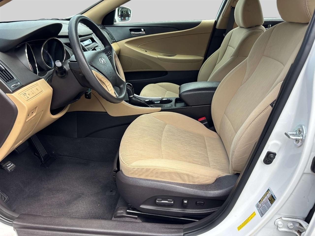 Hyundai Sonata 4dr Sdn 2.4L Auto GLS 2013