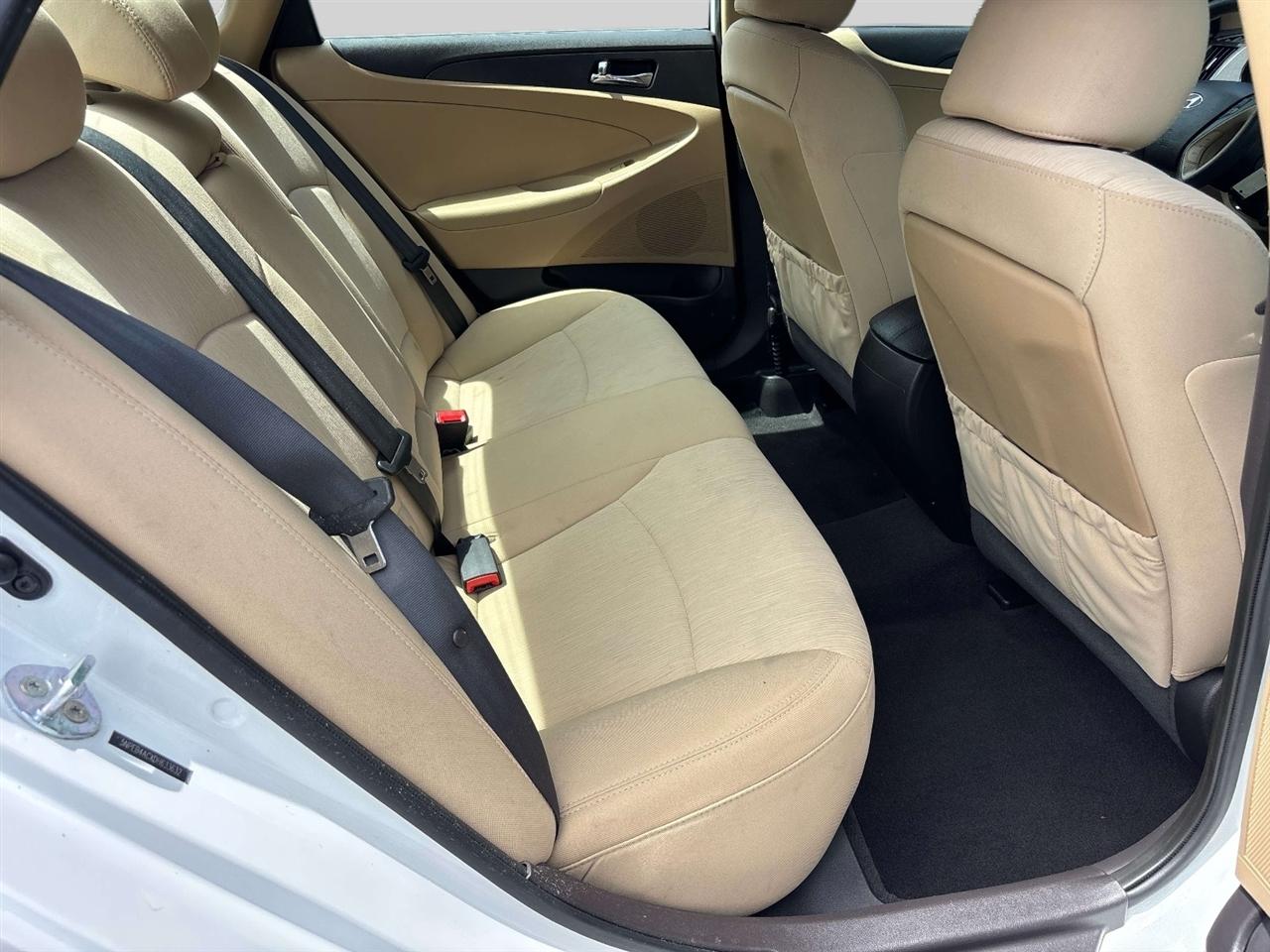Hyundai Sonata 4dr Sdn 2.4L Auto GLS 2013