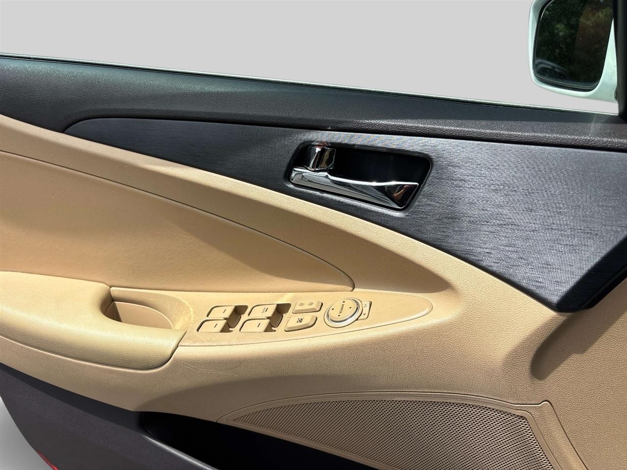Hyundai Sonata 4dr Sdn 2.4L Auto GLS 2013