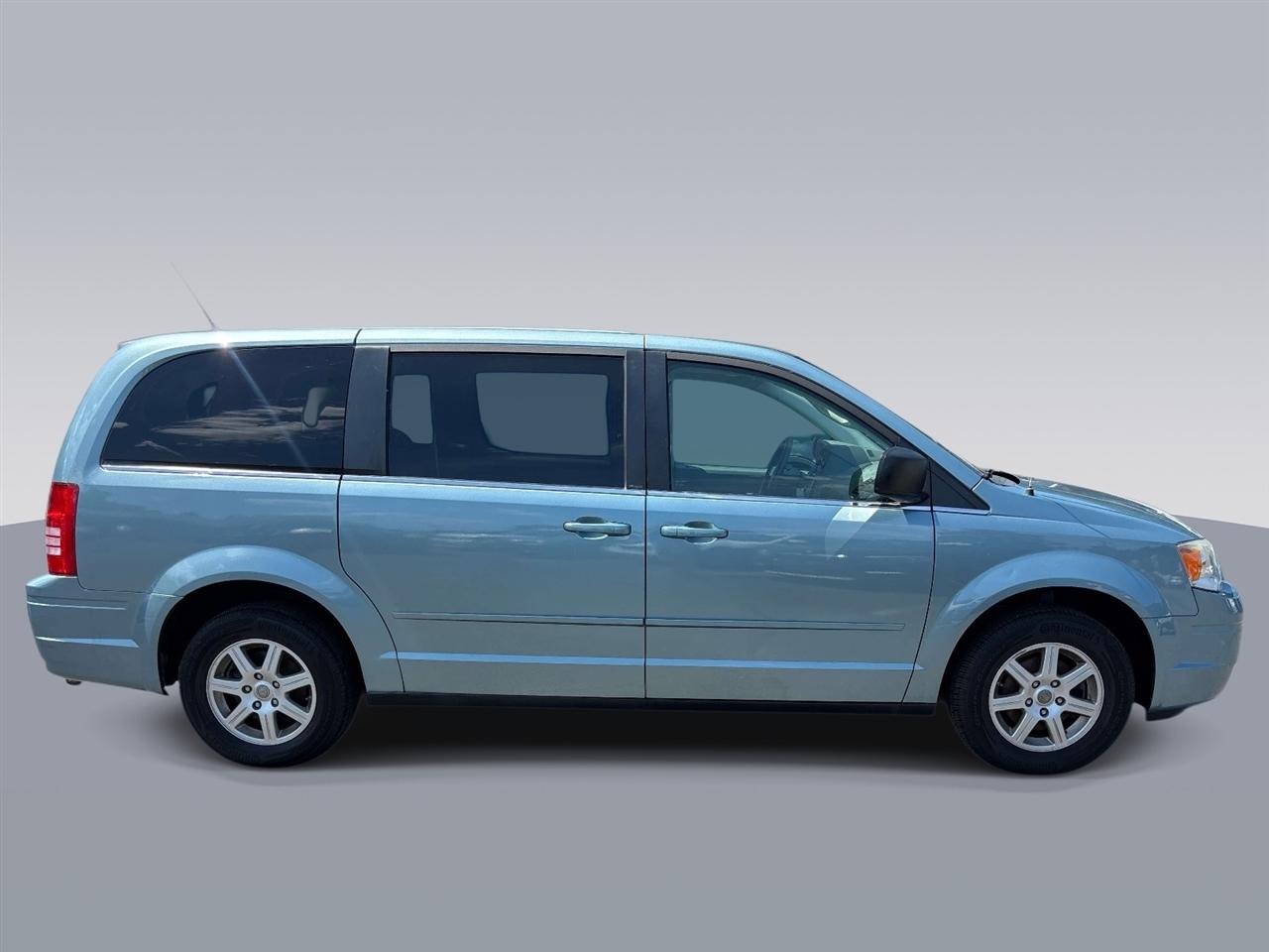 Chrysler Town & Country 4dr Wgn LX 2010