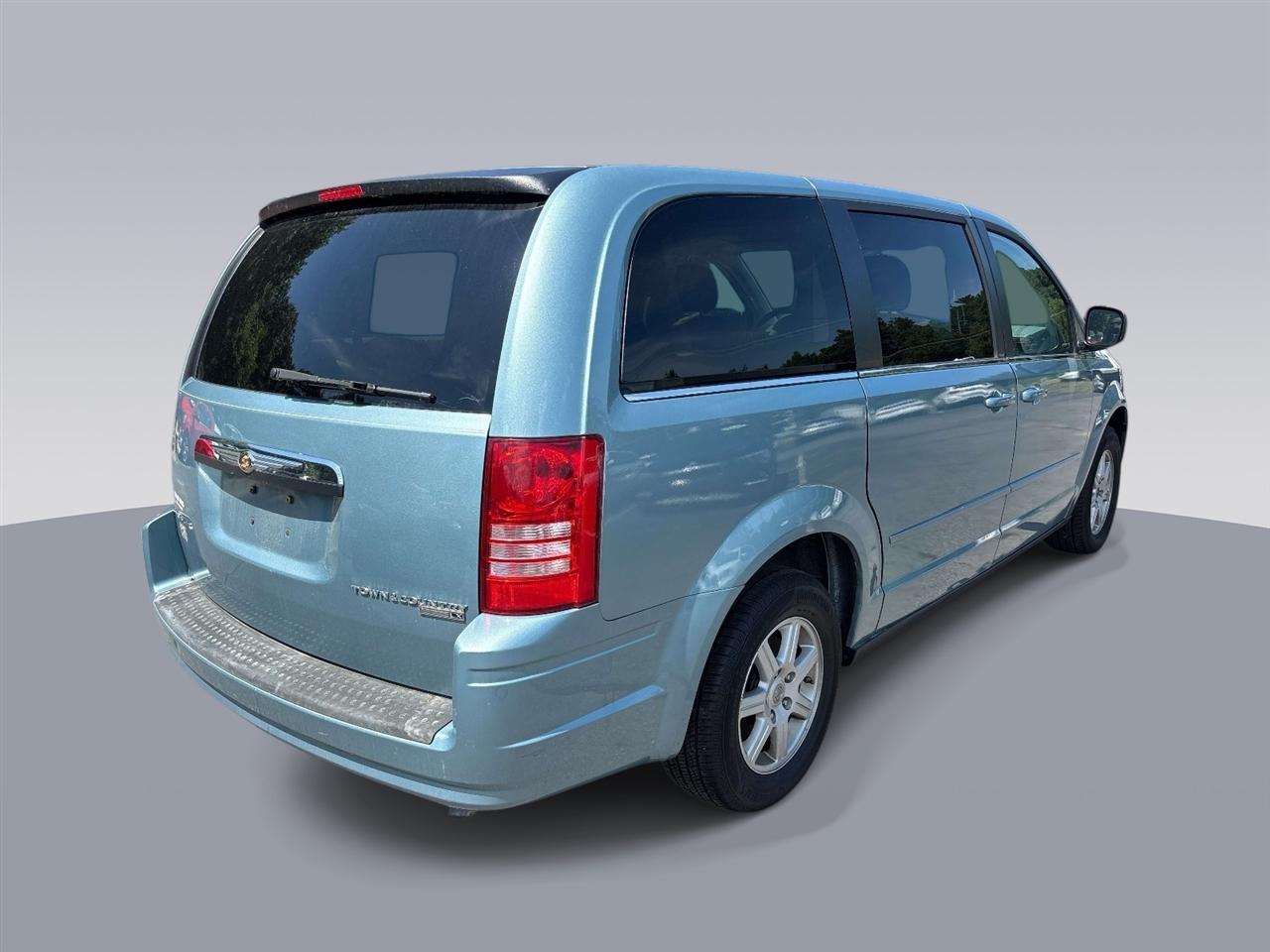 Chrysler Town & Country 4dr Wgn LX 2010