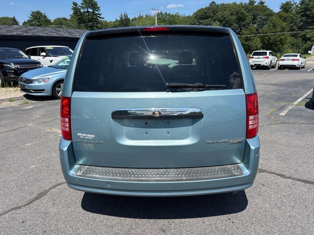 Chrysler Town & Country 4dr Wgn LX 2010