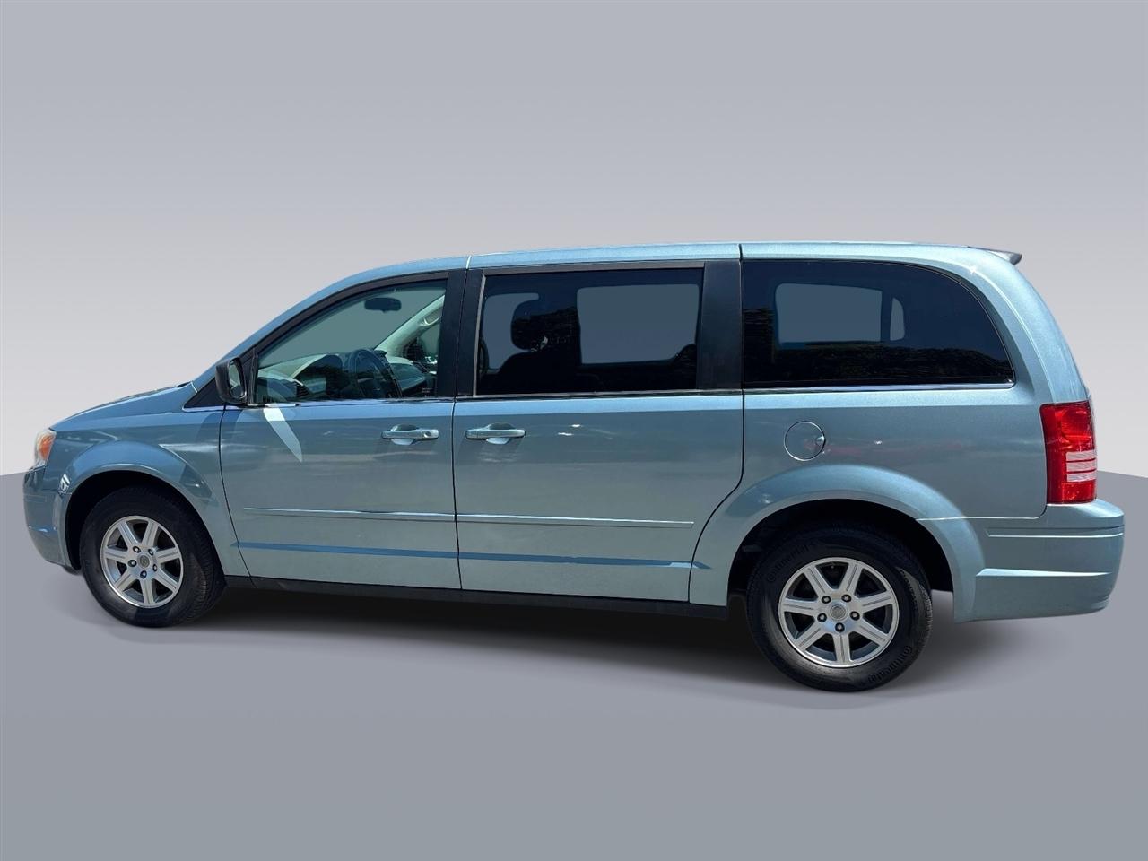 Chrysler Town & Country 4dr Wgn LX 2010
