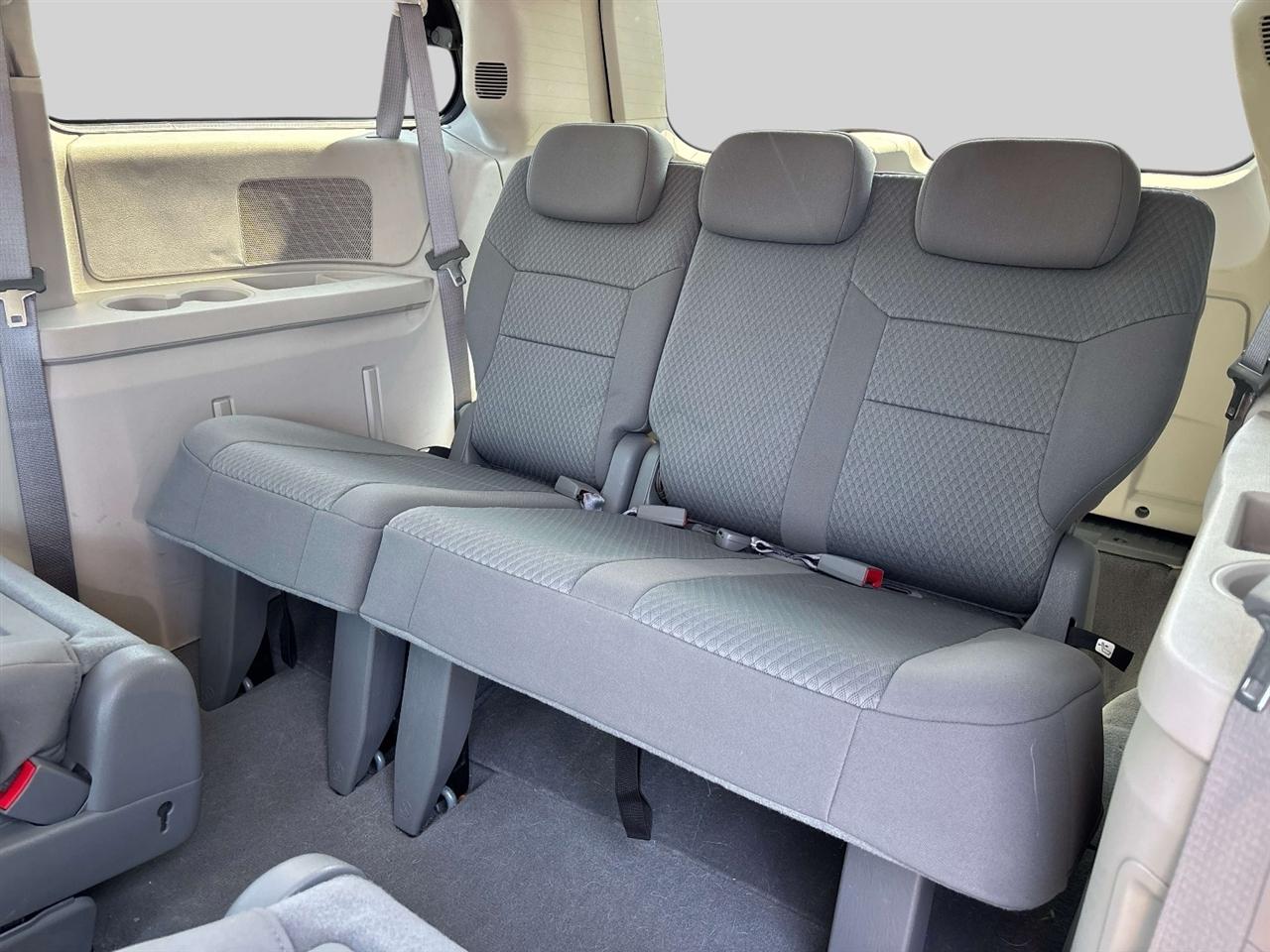 Chrysler Town & Country 4dr Wgn LX 2010