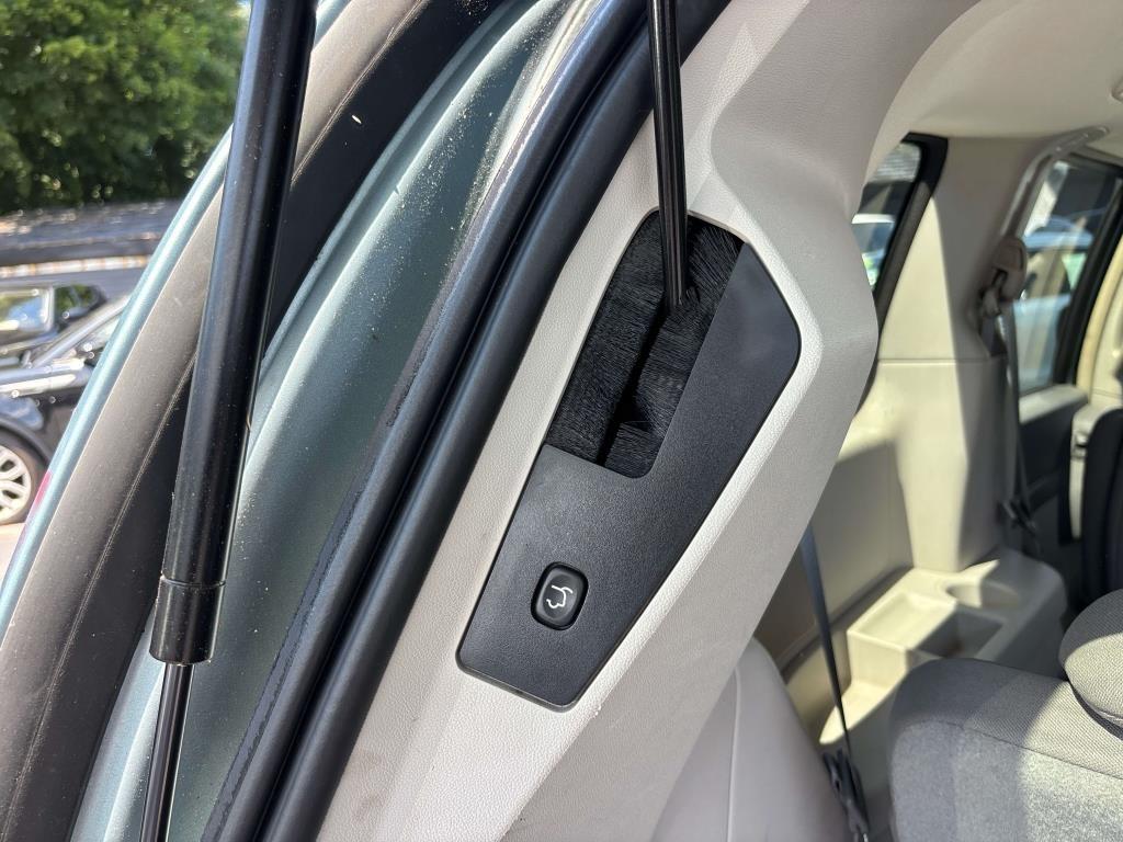 Chrysler Town & Country 4dr Wgn LX 2010