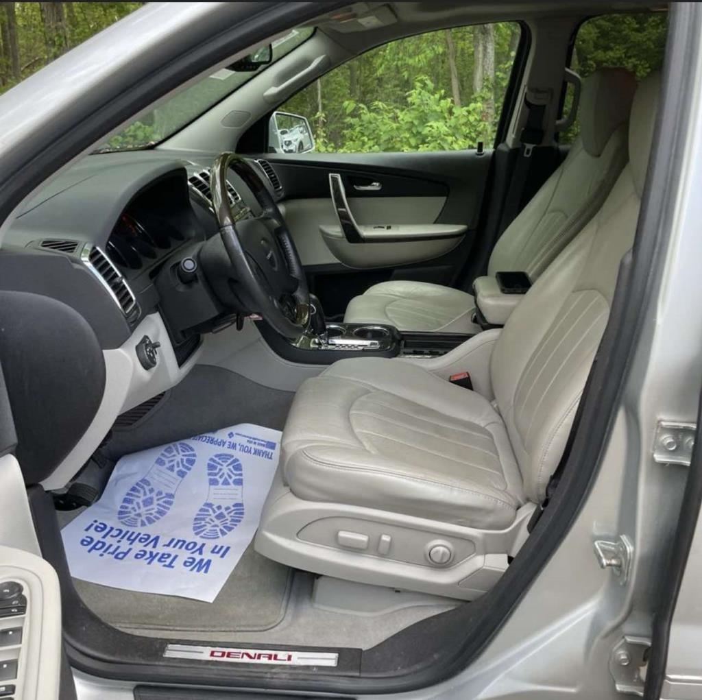 GMC Acadia AWD 4dr Denali 2012