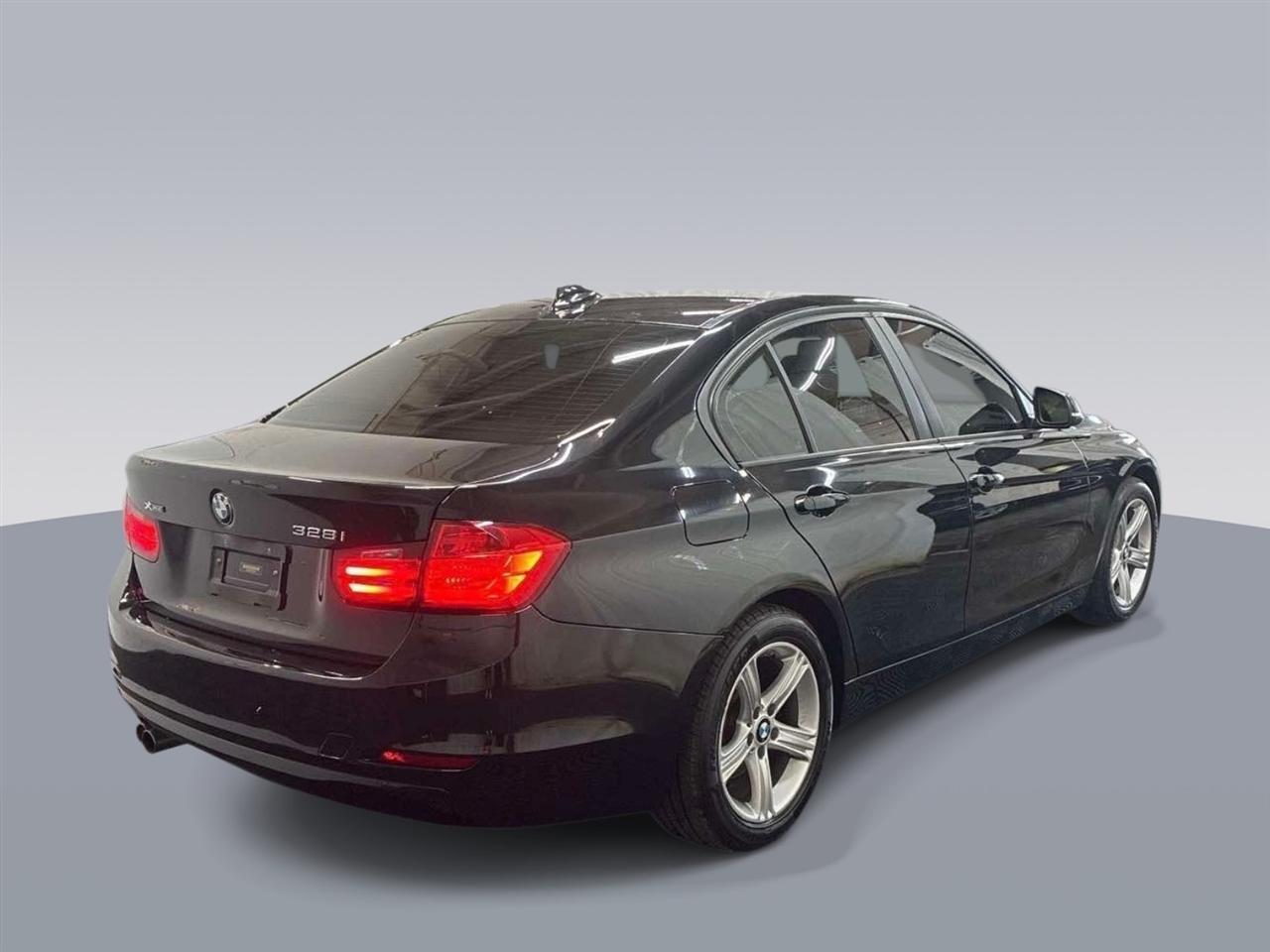 BMW 3 Series 4dr Sdn 328i xDrive AWD SULEV 2014