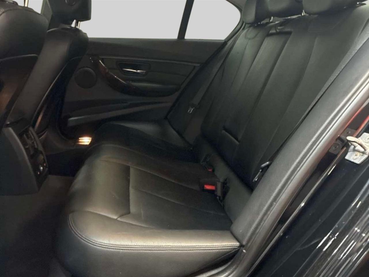 BMW 3 Series 4dr Sdn 328i xDrive AWD SULEV 2014