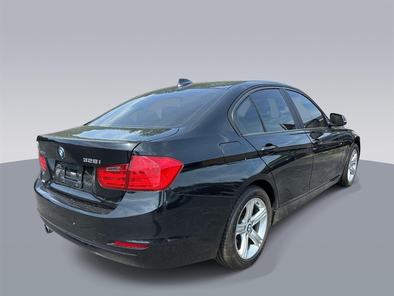 BMW 3 Series 4dr Sdn 328i xDrive AWD SULEV 2014