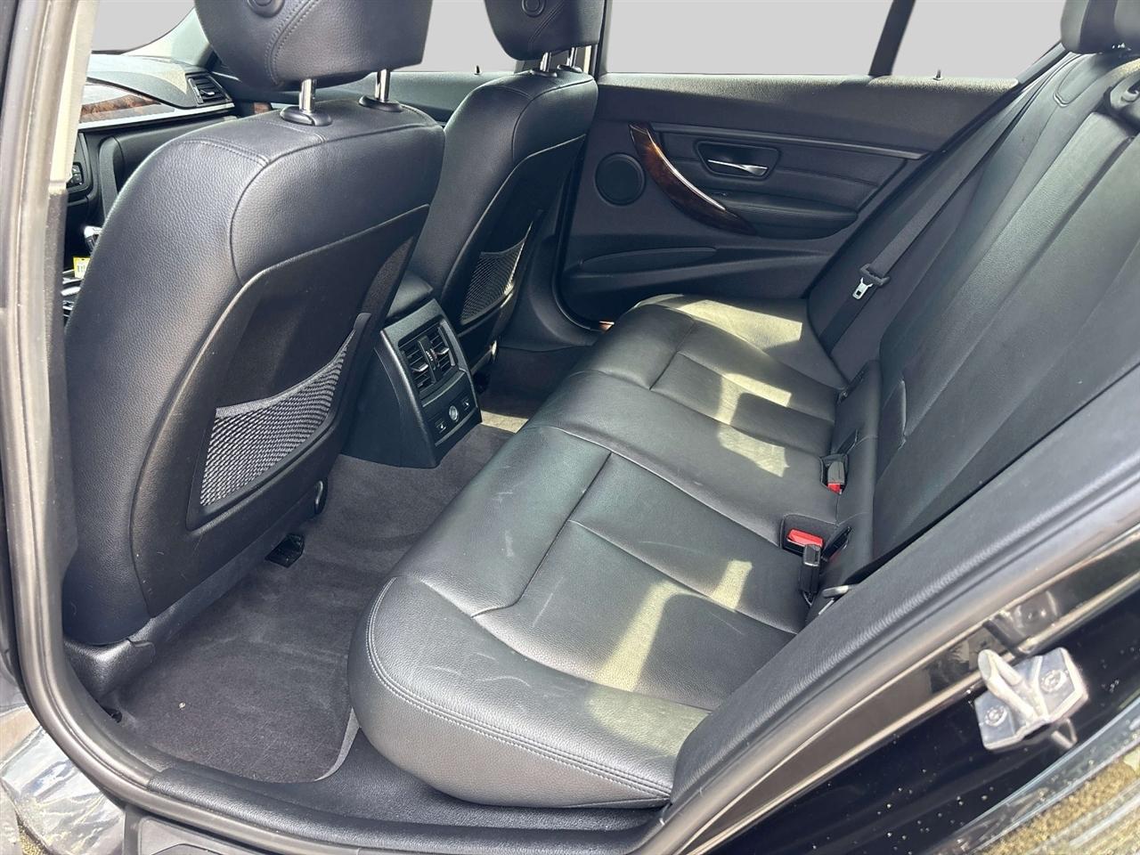BMW 3 Series 4dr Sdn 328i xDrive AWD SULEV 2014