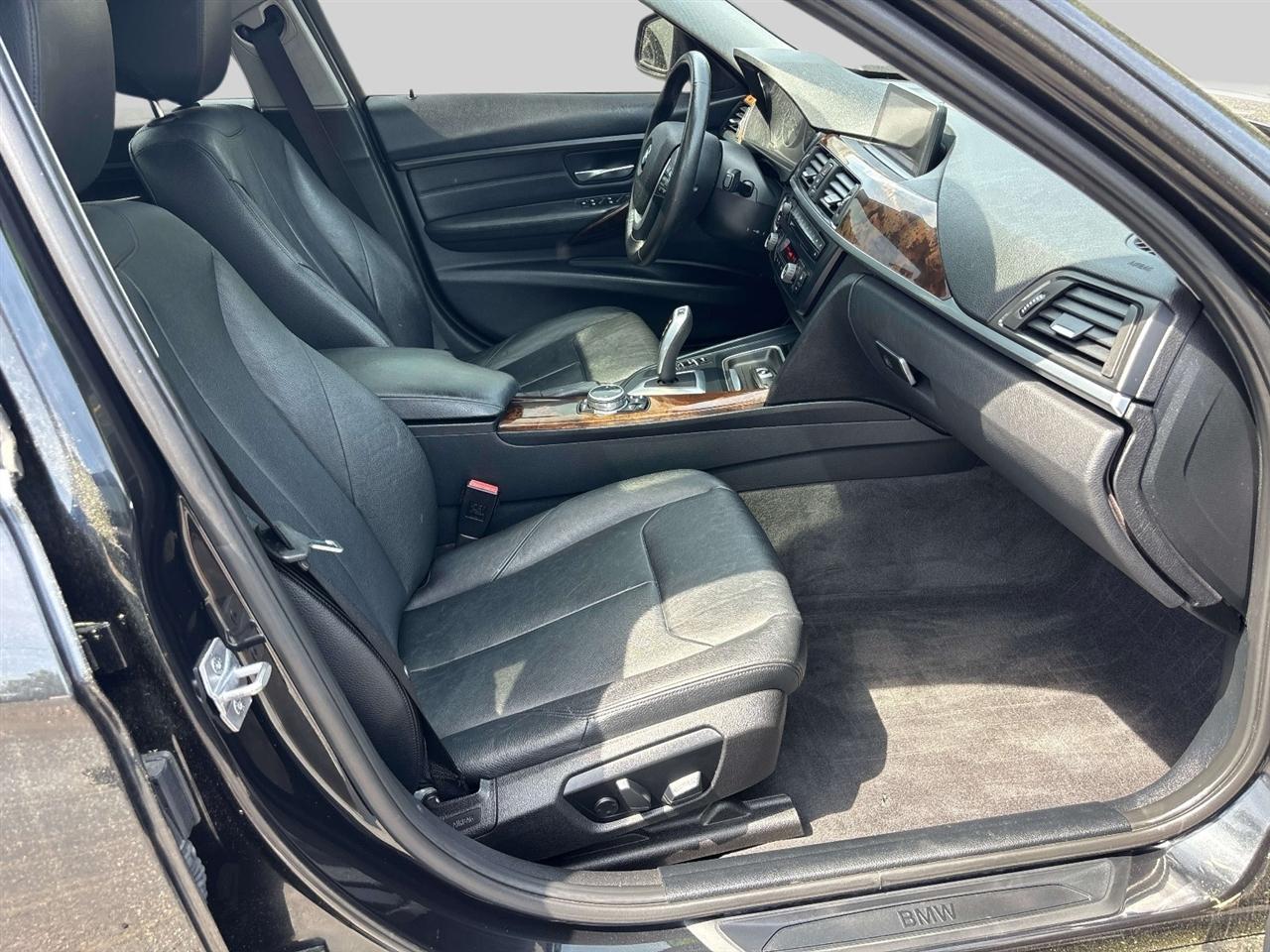 BMW 3 Series 4dr Sdn 328i xDrive AWD SULEV 2014