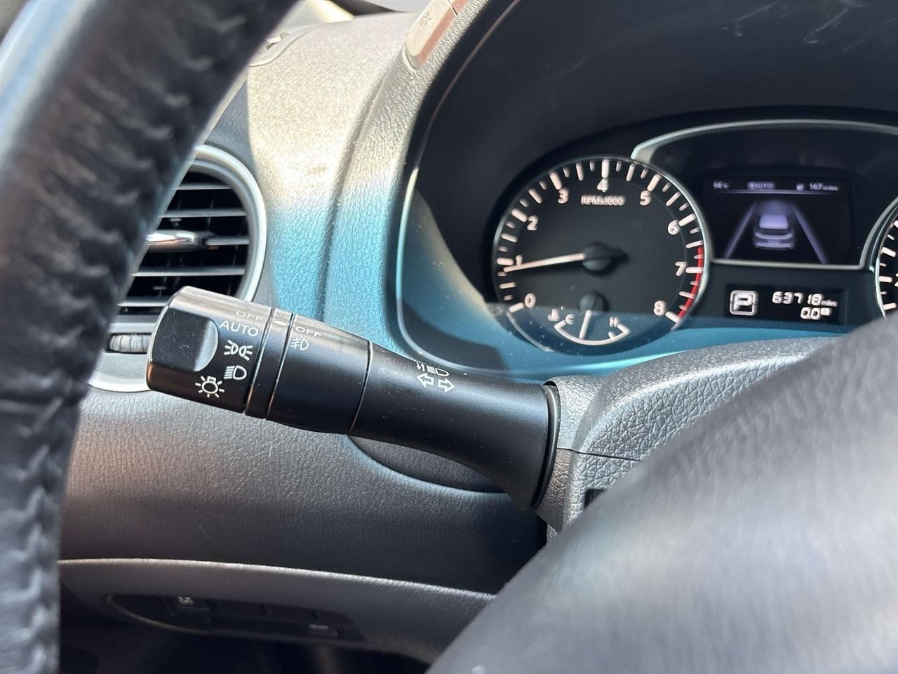 Nissan Pathfinder 4WD 4dr SV *Ltd Avail* 2015