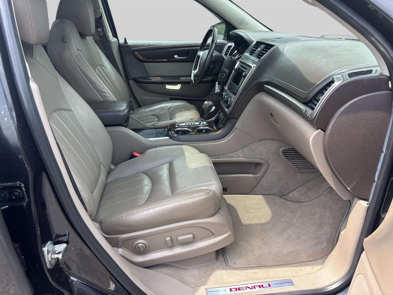 GMC Acadia AWD 4dr Denali 2015