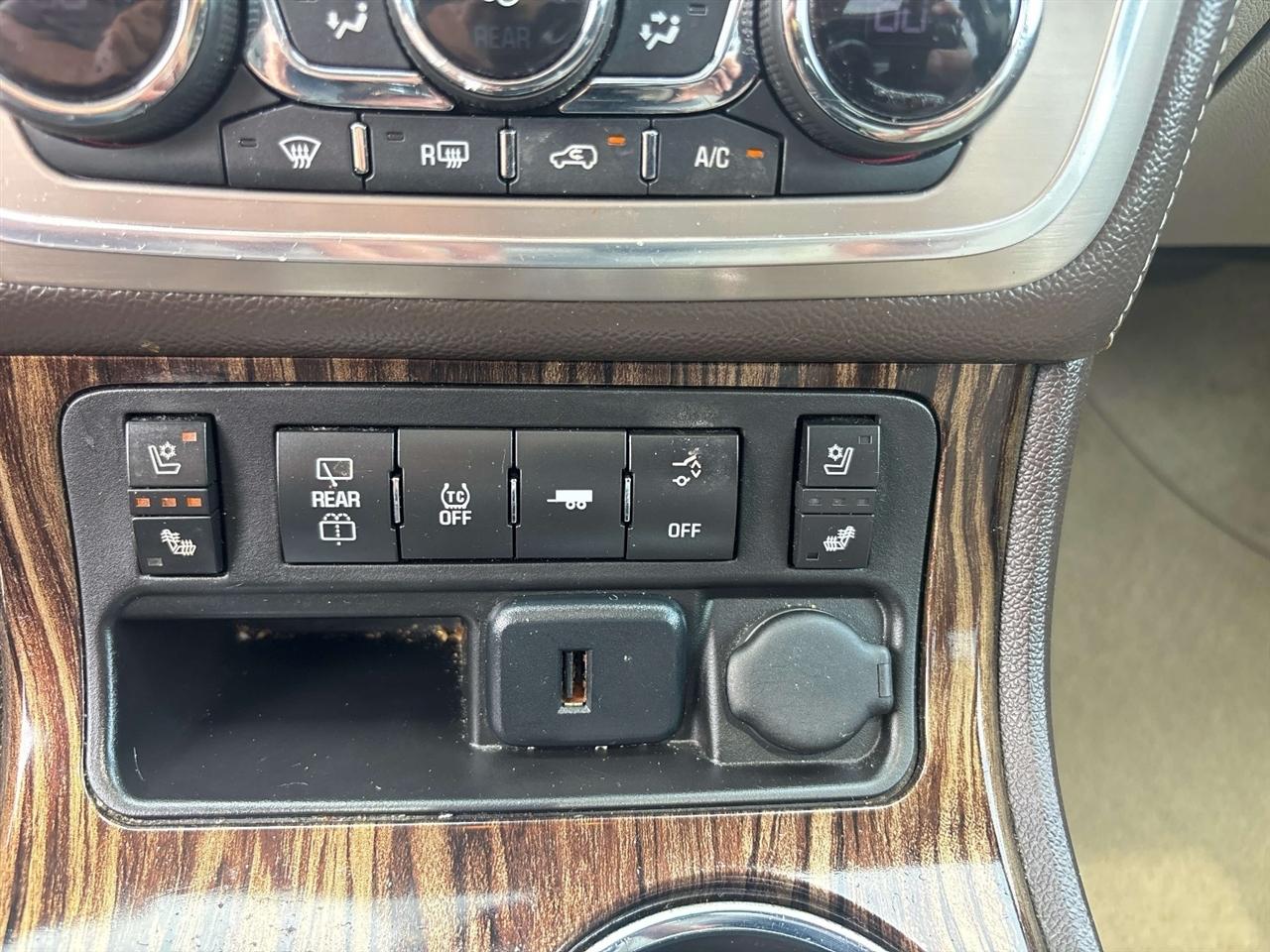 GMC Acadia AWD 4dr Denali 2015