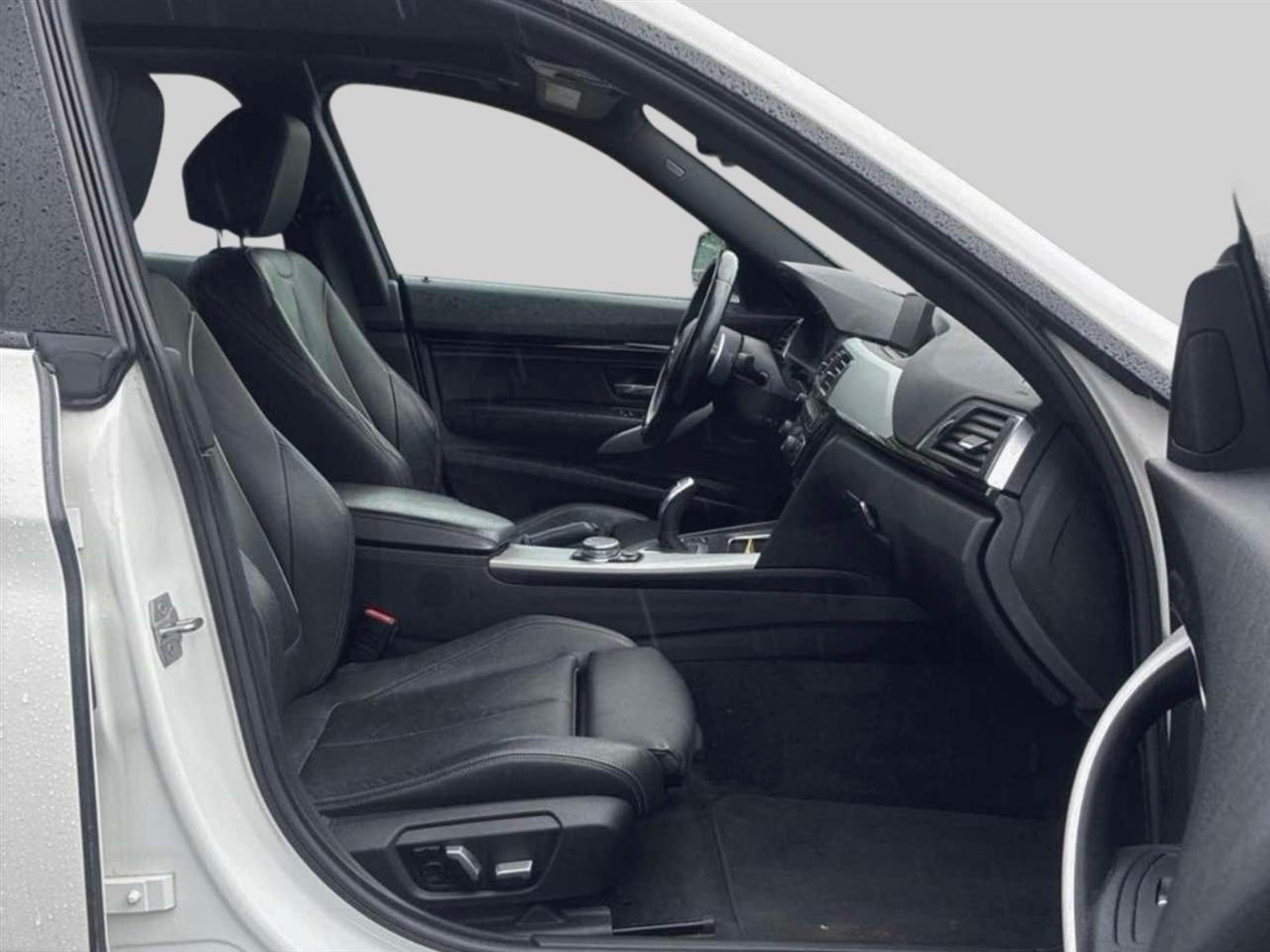 BMW 3 Series 330i xDrive Gran Turismo 2017