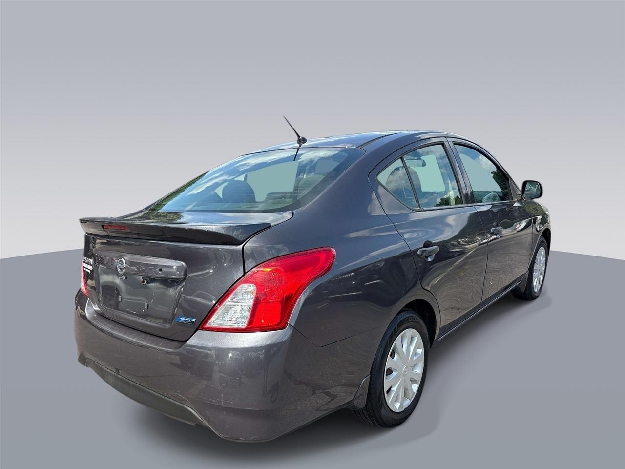 Nissan Versa 4dr Sdn CVT 1.6 S Plus 2015