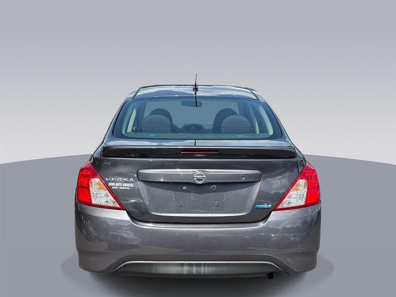 Nissan Versa 4dr Sdn CVT 1.6 S Plus 2015