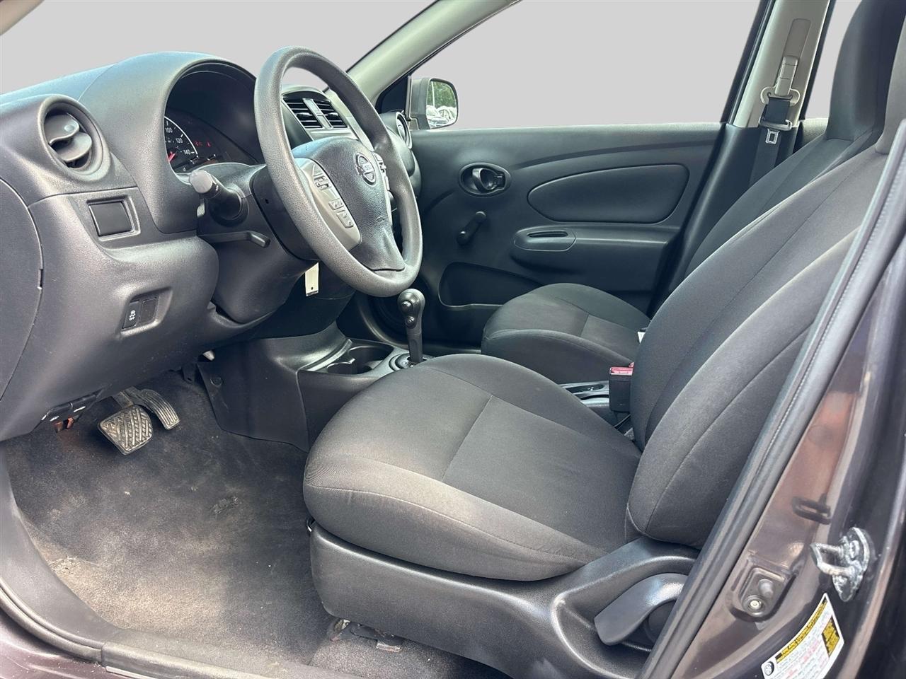 Nissan Versa 4dr Sdn CVT 1.6 S Plus 2015