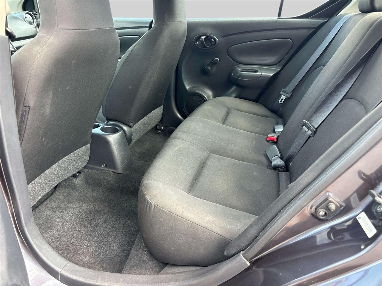 Nissan Versa 4dr Sdn CVT 1.6 S Plus 2015