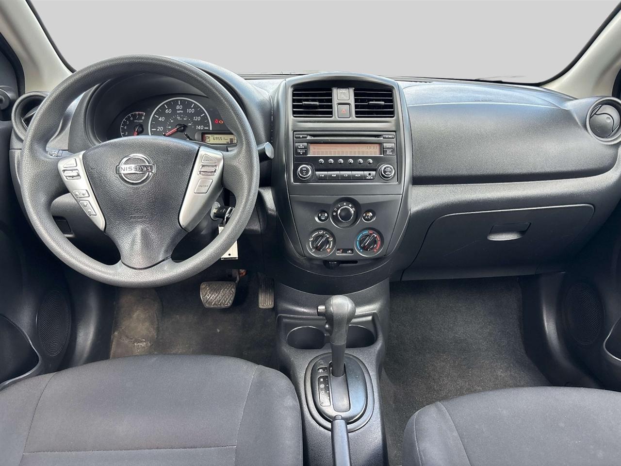 Nissan Versa 4dr Sdn CVT 1.6 S Plus 2015