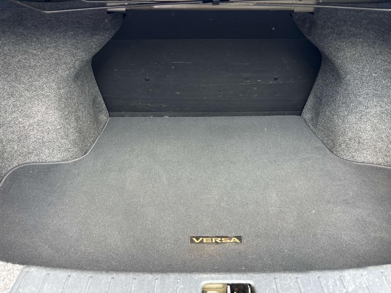 Nissan Versa 4dr Sdn CVT 1.6 S Plus 2015