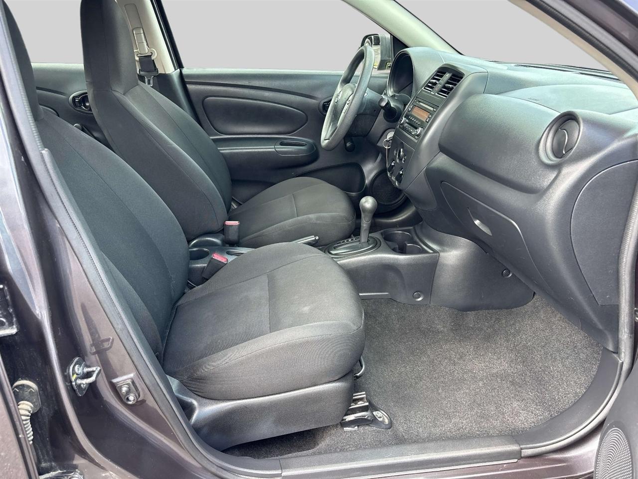 Nissan Versa 4dr Sdn CVT 1.6 S Plus 2015