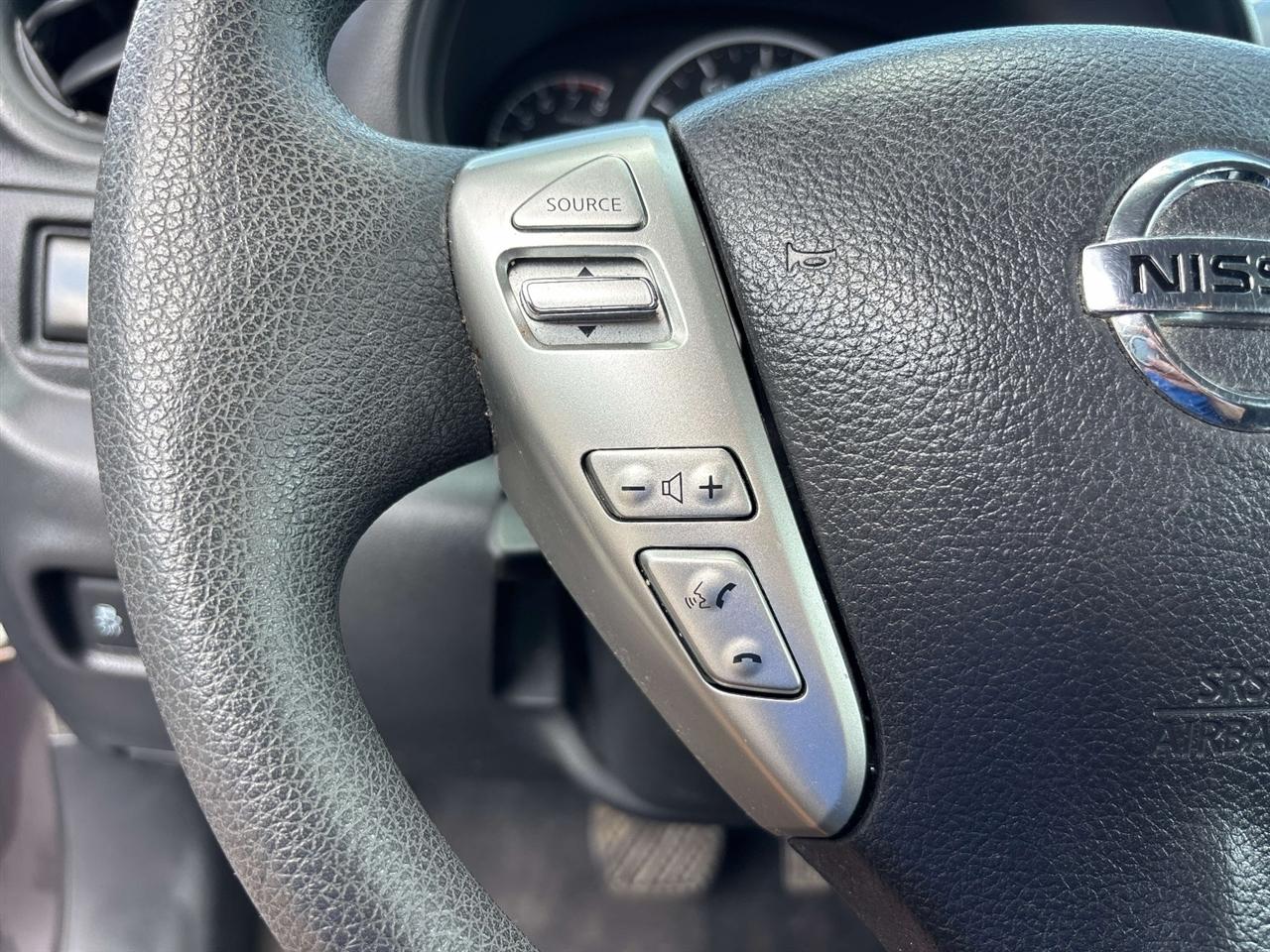 Nissan Versa 4dr Sdn CVT 1.6 S Plus 2015
