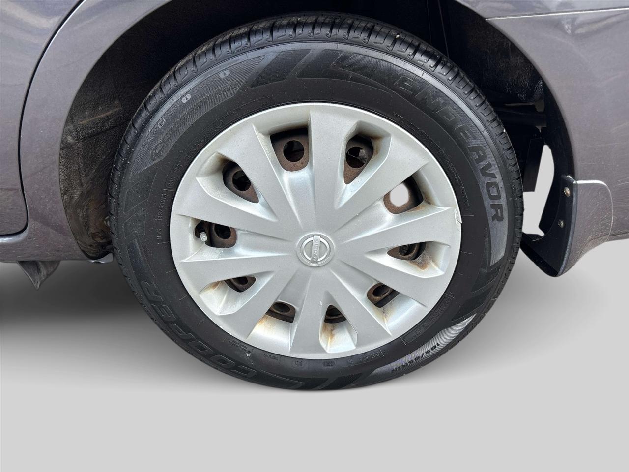 Nissan Versa 4dr Sdn CVT 1.6 S Plus 2015