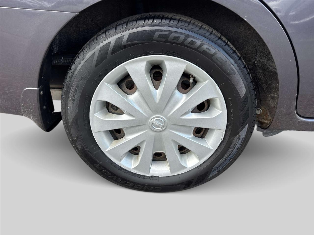 Nissan Versa 4dr Sdn CVT 1.6 S Plus 2015