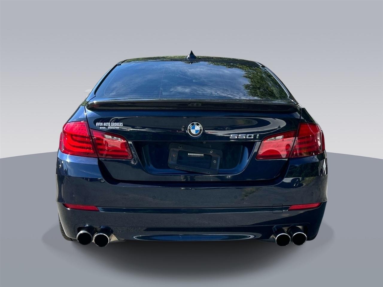 BMW 5 Series 4dr Sdn 550i xDrive AWD 2011