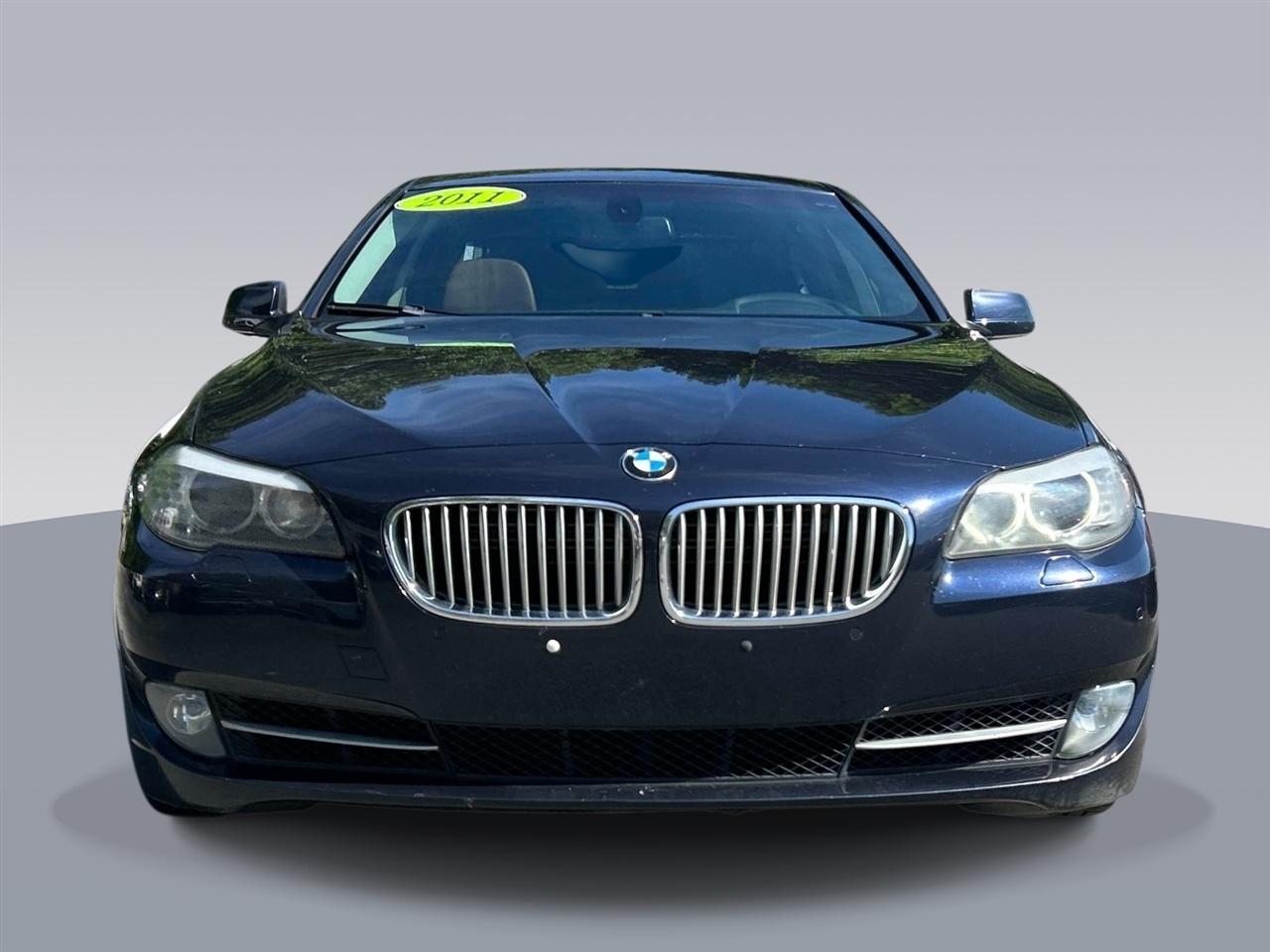 BMW 5 Series 4dr Sdn 550i xDrive AWD 2011