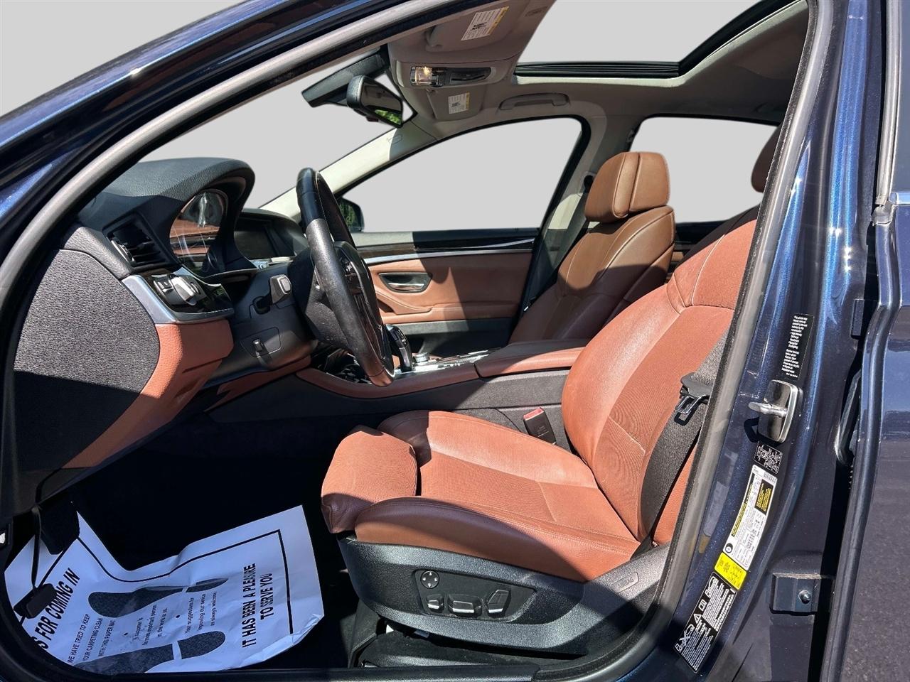 BMW 5 Series 4dr Sdn 550i xDrive AWD 2011