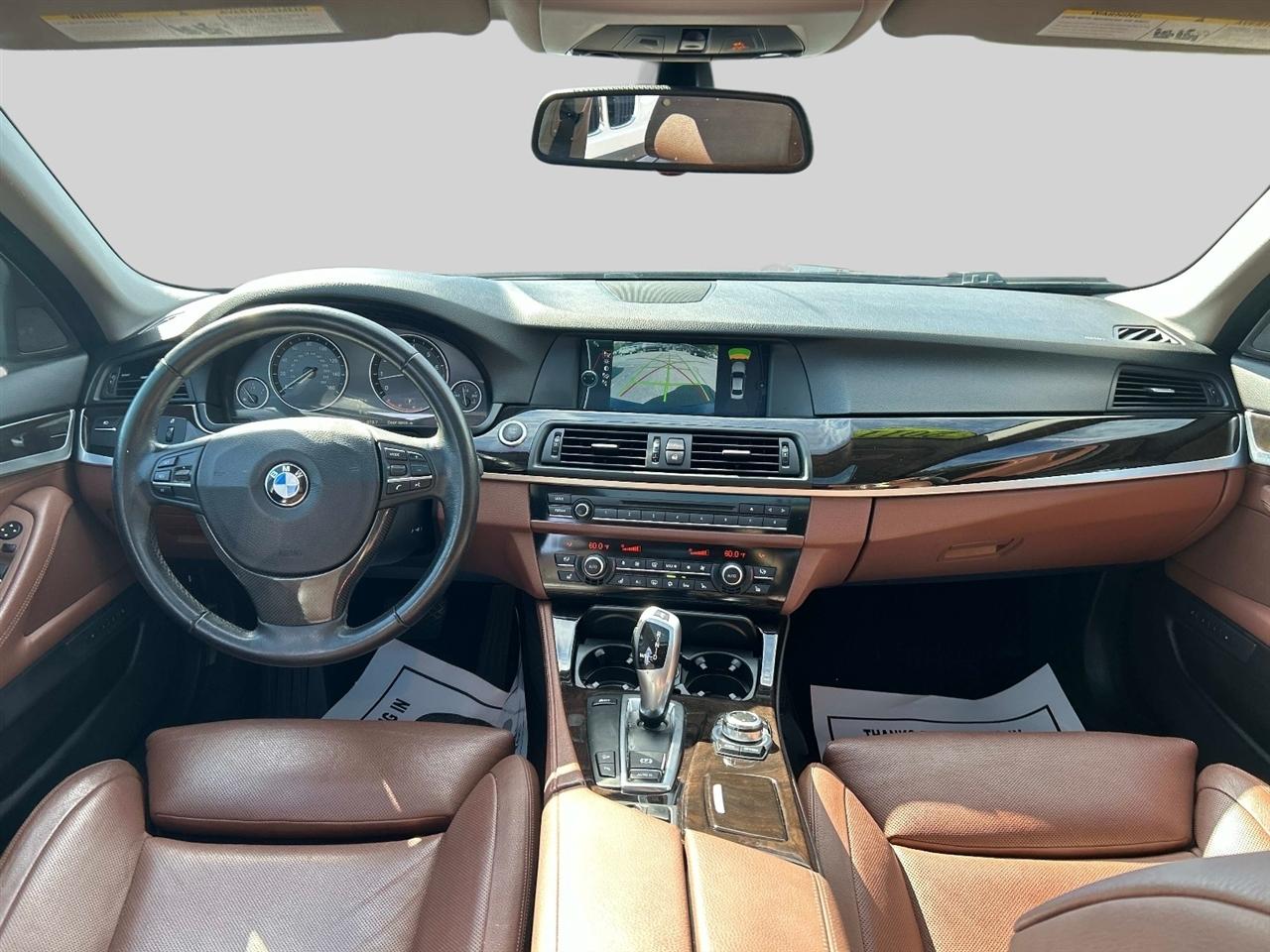 BMW 5 Series 4dr Sdn 550i xDrive AWD 2011