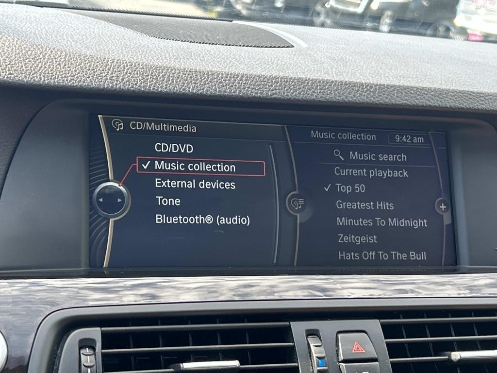 BMW 5 Series 4dr Sdn 550i xDrive AWD 2011