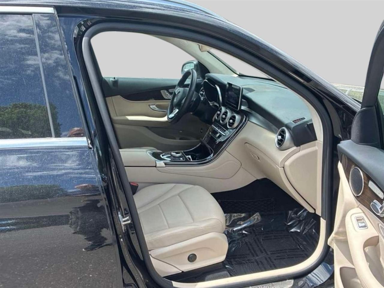 Mercedes-Benz GLC GLC 300 4MATIC SUV 2018