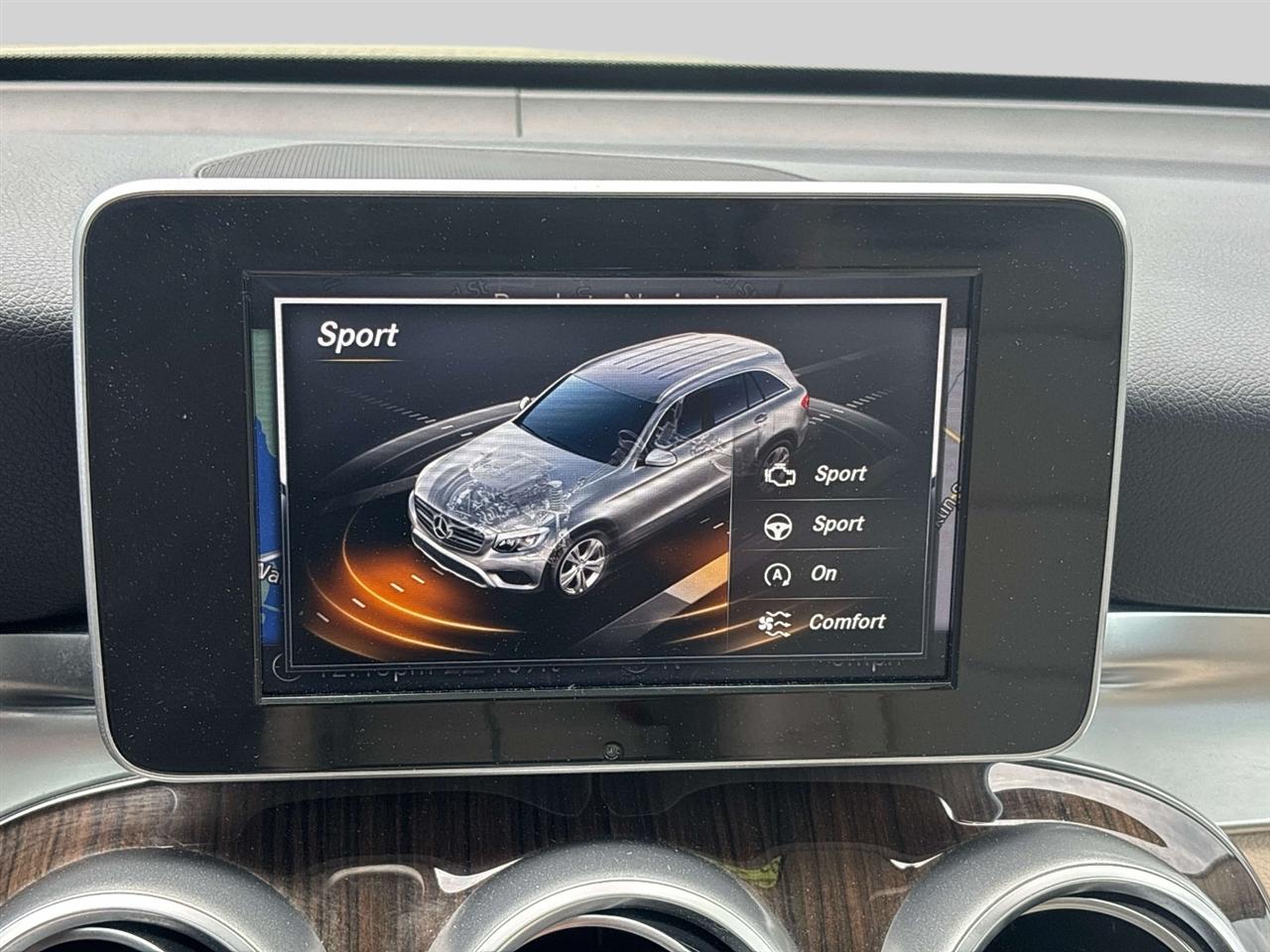 Mercedes-Benz GLC GLC 300 4MATIC SUV 2018