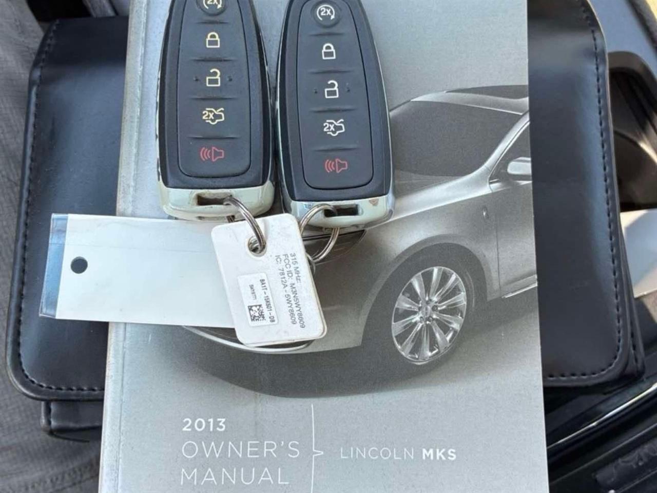 Lincoln MKS 4dr Sdn 3.7L FWD 2013