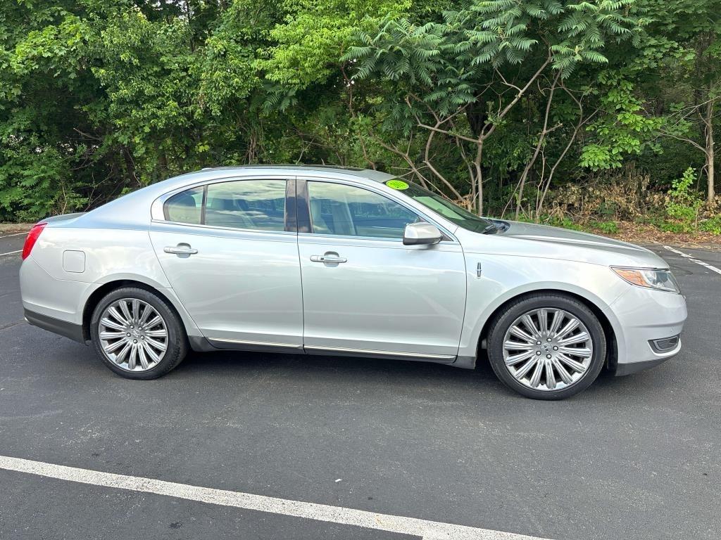 Lincoln MKS 4dr Sdn 3.7L FWD 2013