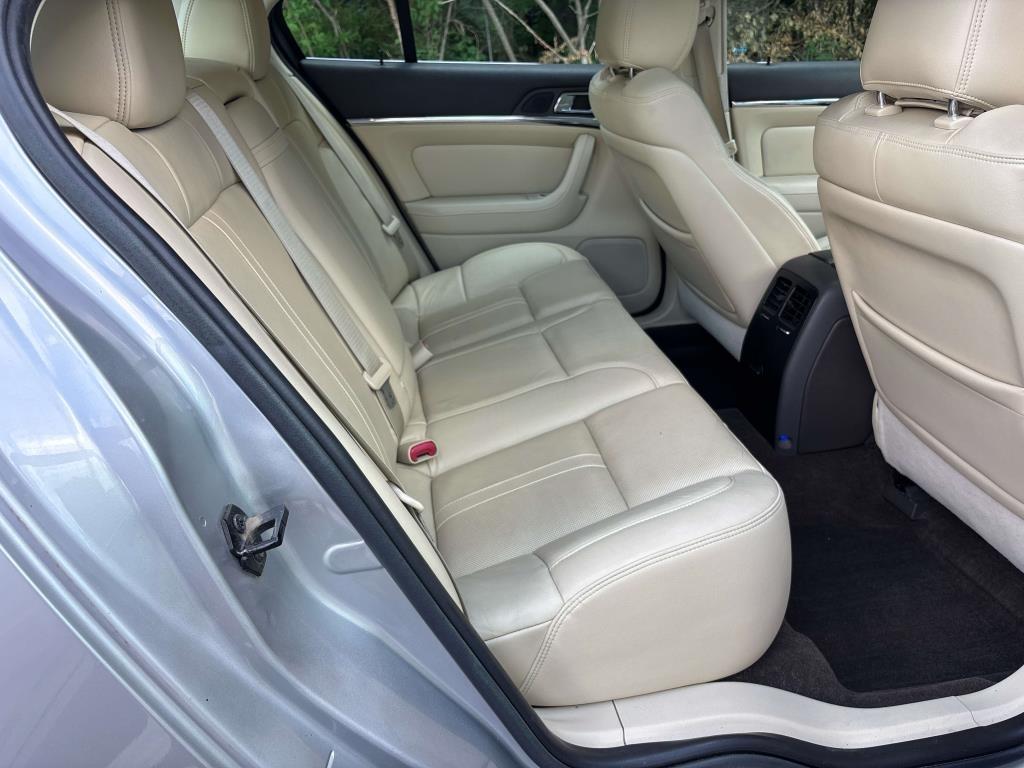 Lincoln MKS 4dr Sdn 3.7L FWD 2013